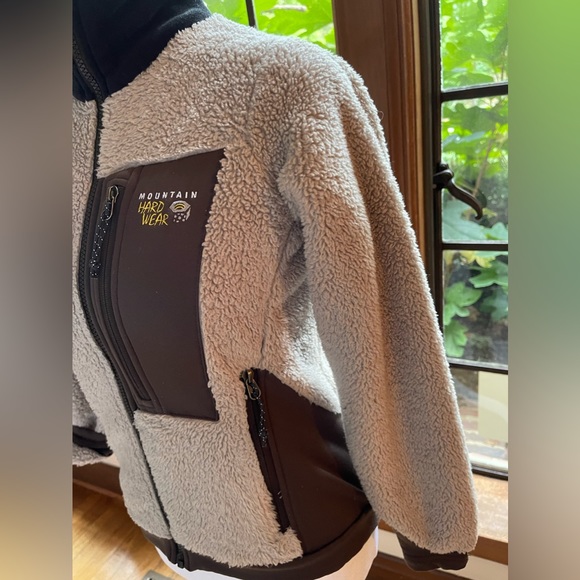 Mountain Hardware Retro women’s fleece jacket. Excellent condition! See pics - Picture 4 of 8